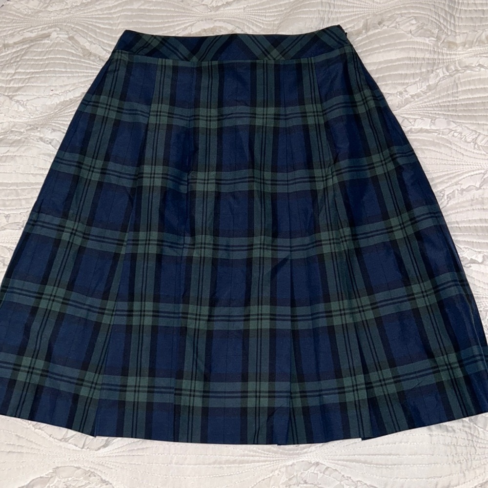 Plaid, pleated long skirt. Navy & dark green. “RSVP by Talbots”